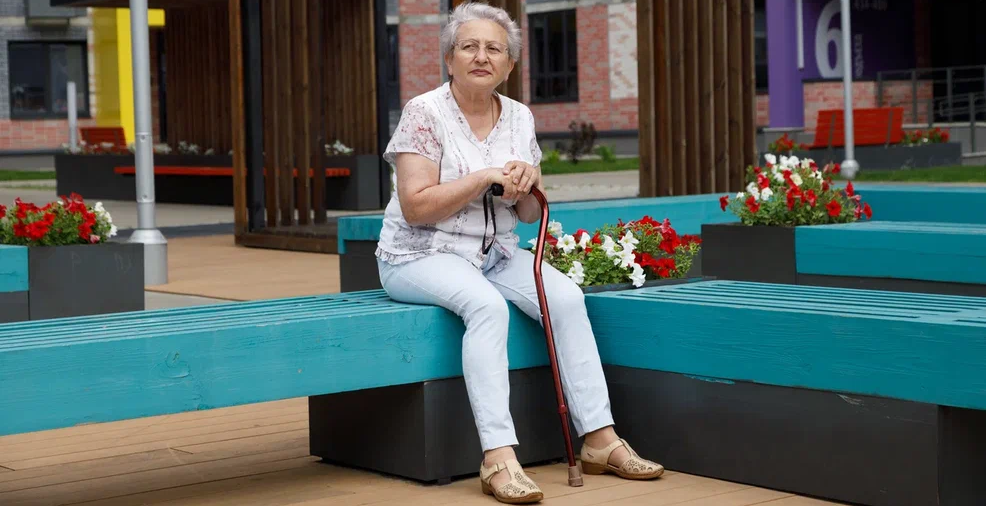 трость для ходьбы пожилым людям